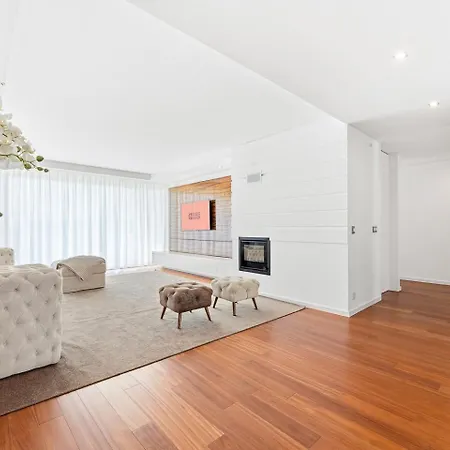 Guestready - Luxurious Beachfront Retreat *