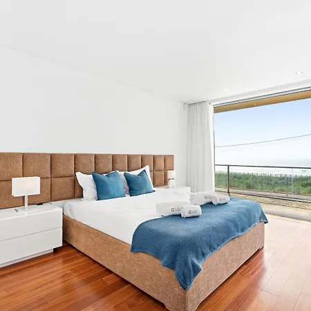 Guest house Guestready - Luxurious Beachfront Retreat